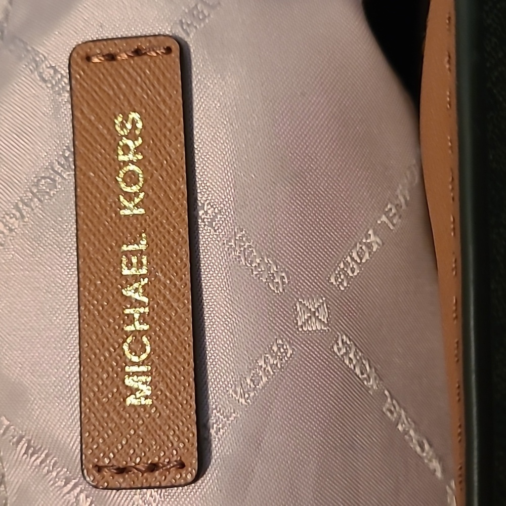 Michael Kors Large Gilly Tote - Picture 2 of 4